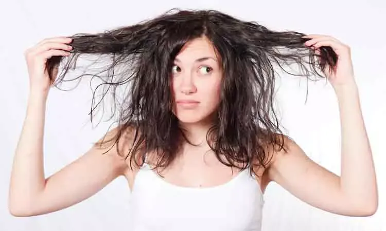 8 Telltale Signs of Damaged Hair